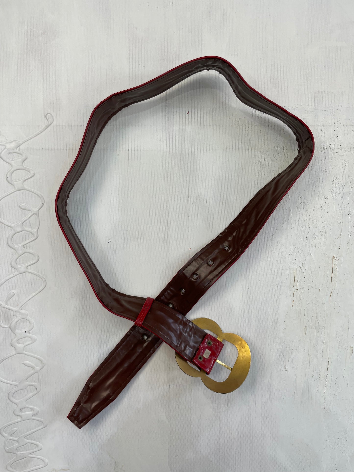 VINTAGE PICKS | red faux leather belt