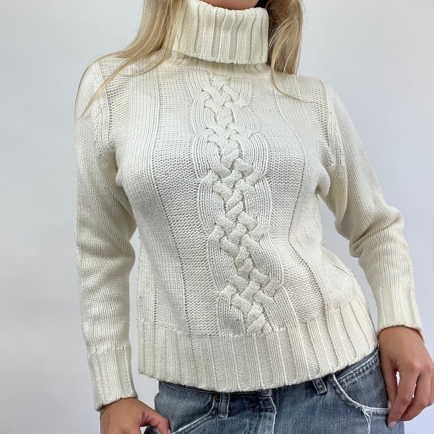 💻 GRUNGE COQUETTE DROP | m/l cream knit turtleneck jumper