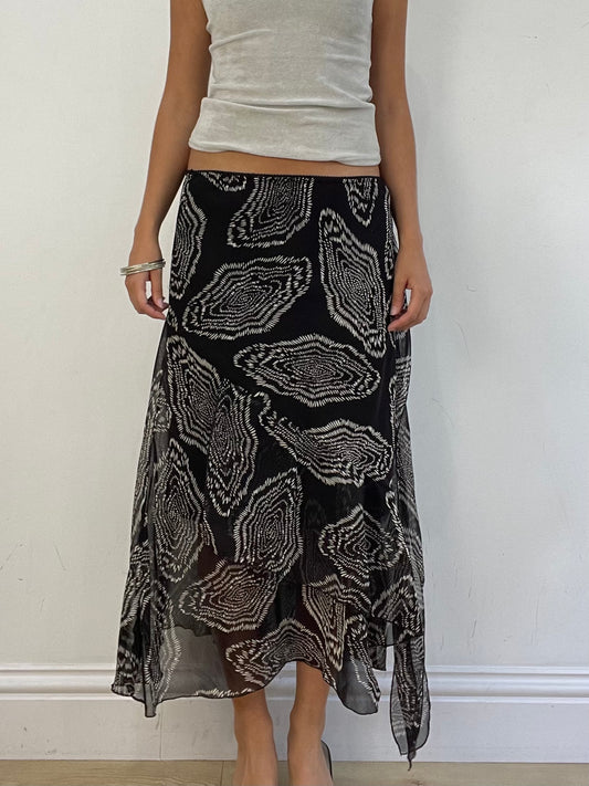 VINTAGE PICKS | small brown patterned maxi skirt