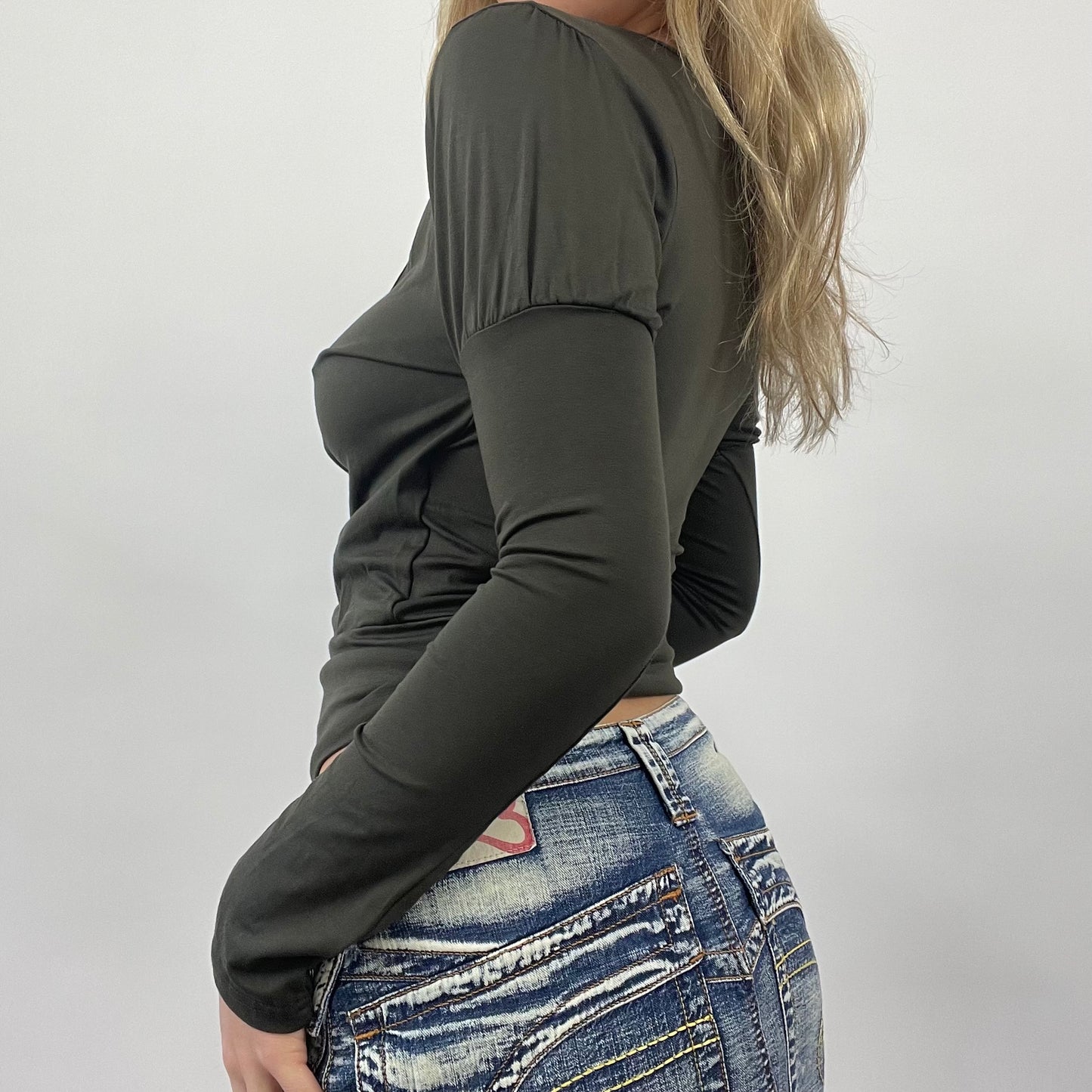 💻 JEANS AND A NICE TOP DROP | medium green wrap style cross over long sleeve top