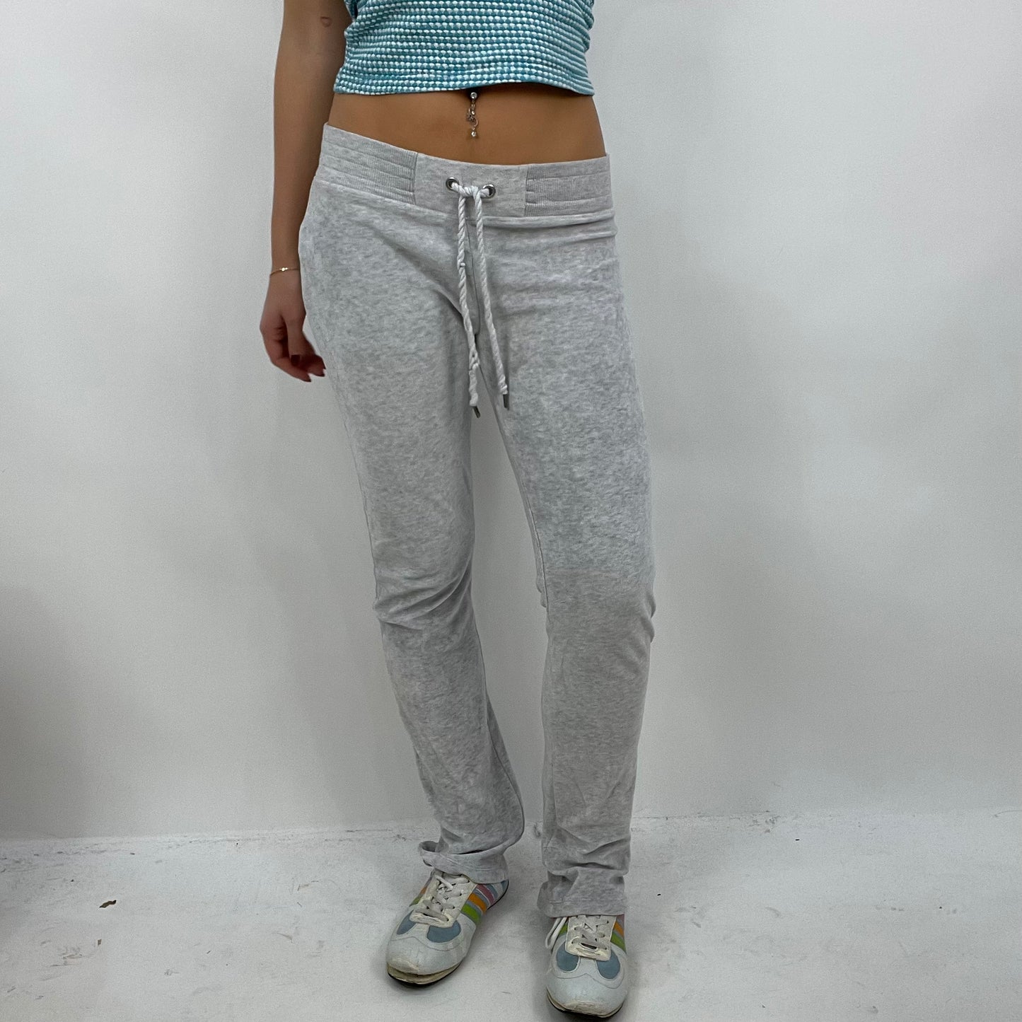 🪡CHALET GIRL DROP | medium grey old label zara velour joggers