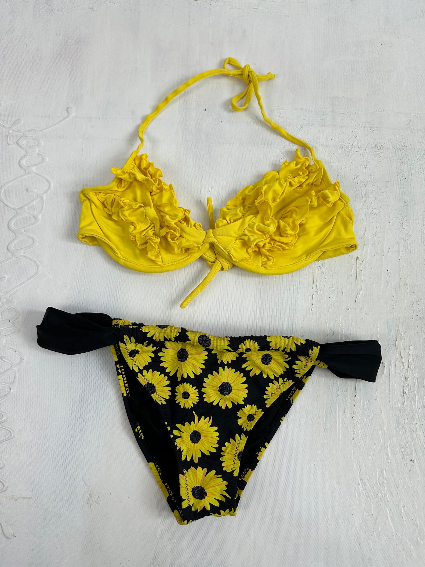 BEST PICKS | medium yellow ruffle sunflower bikini set