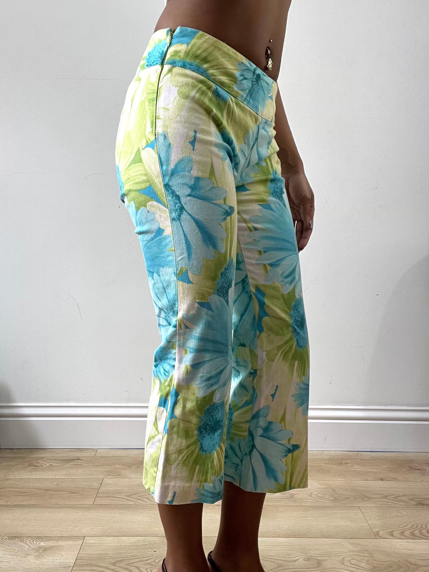 spring edit | extra small blue floral cropped capri trousers