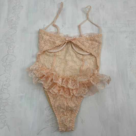 12 DAYS OF XMAS DROP | small blush pink lace bodysuit with frill detail