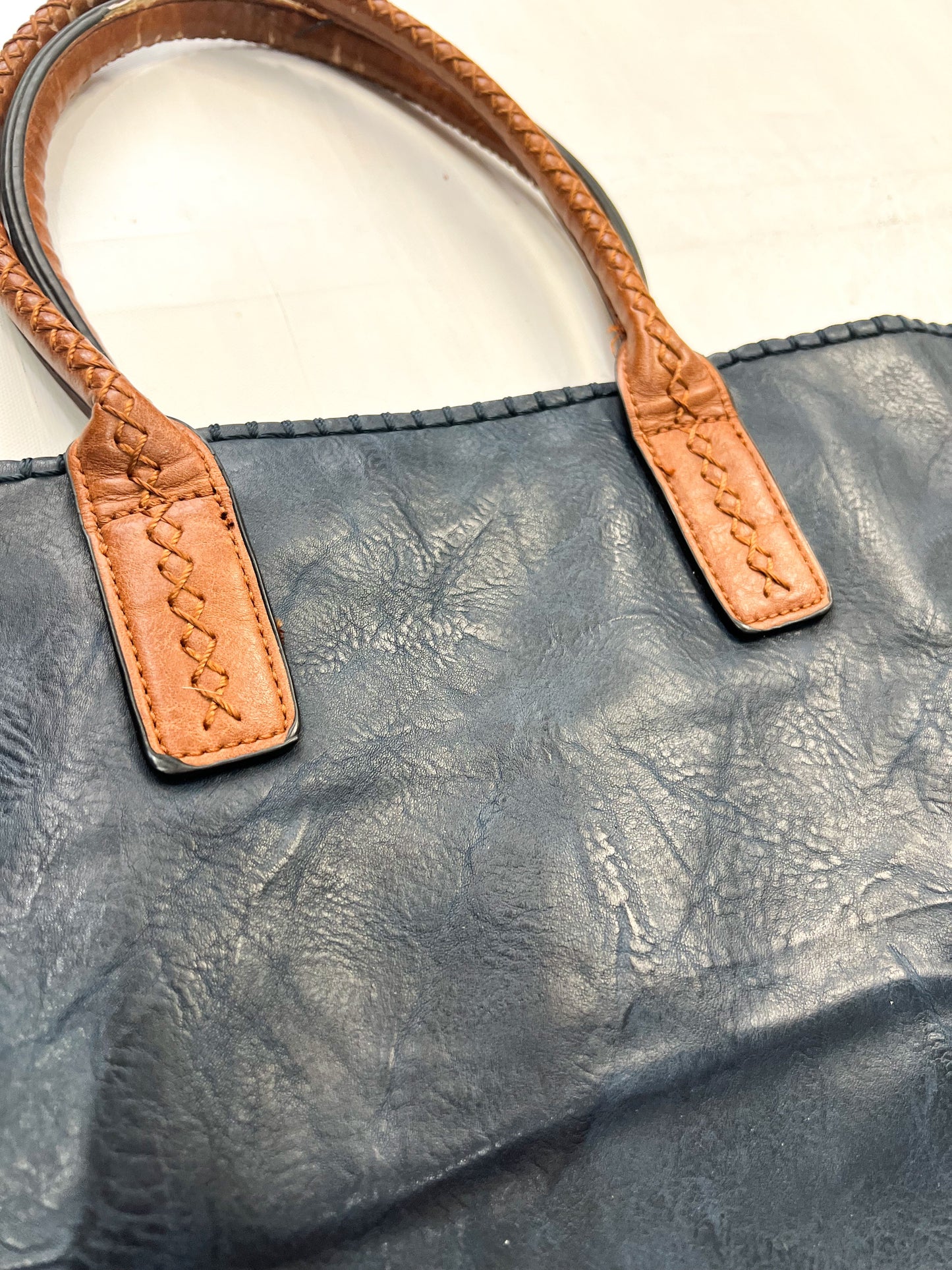 gilmore girls | navy handbag with brown handles