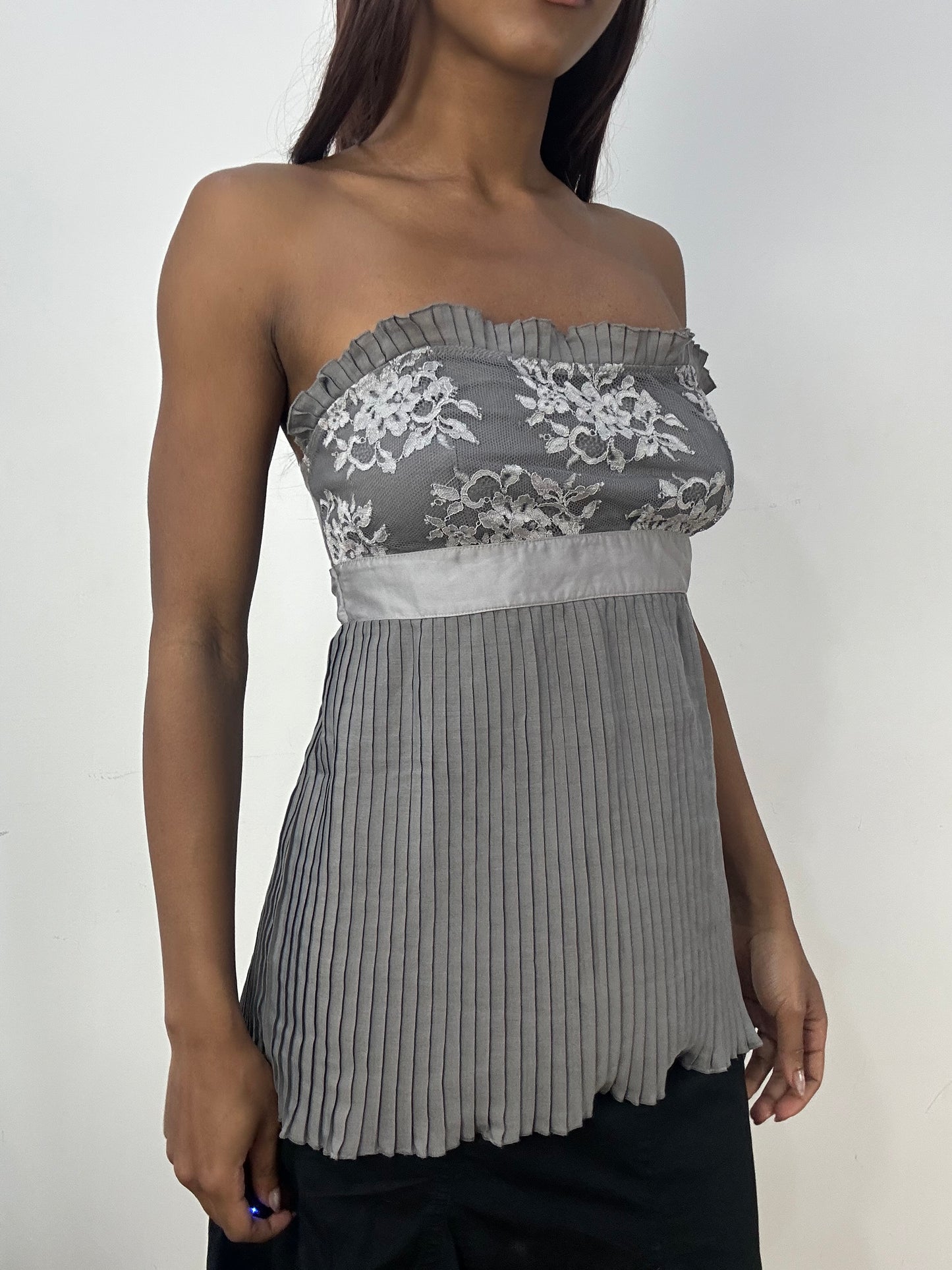 BEST PICKS | small grey bandeau top with lace detail
