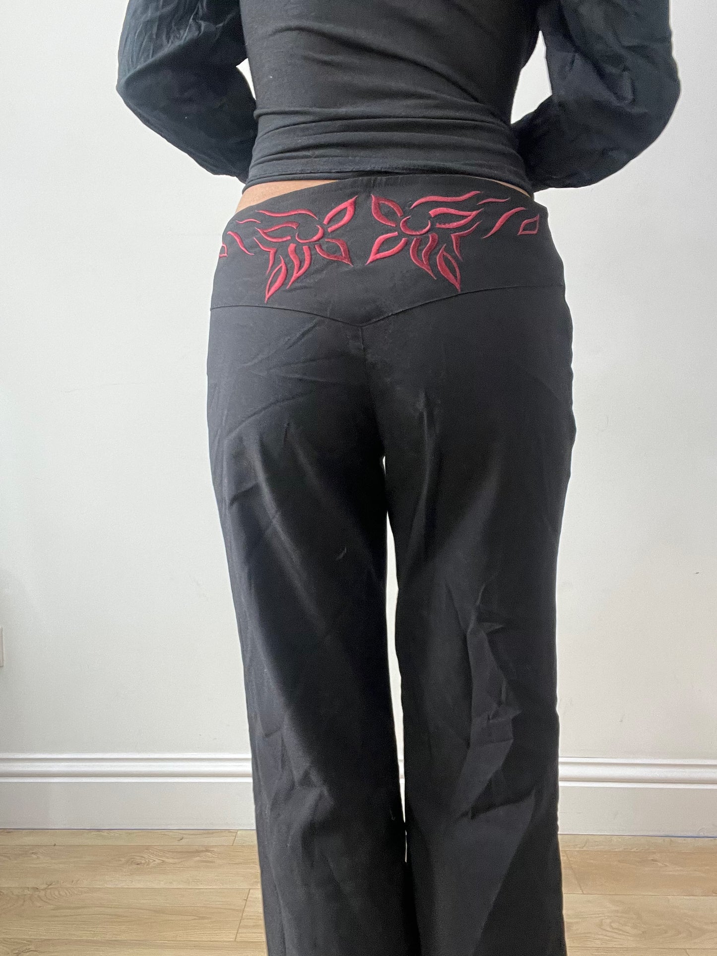 vintage edit thirty-two | medium black straight leg trousers