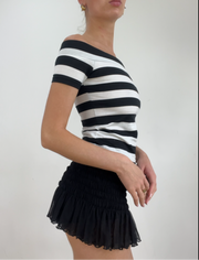 💻‼️ extra small black and white off the shoulder top