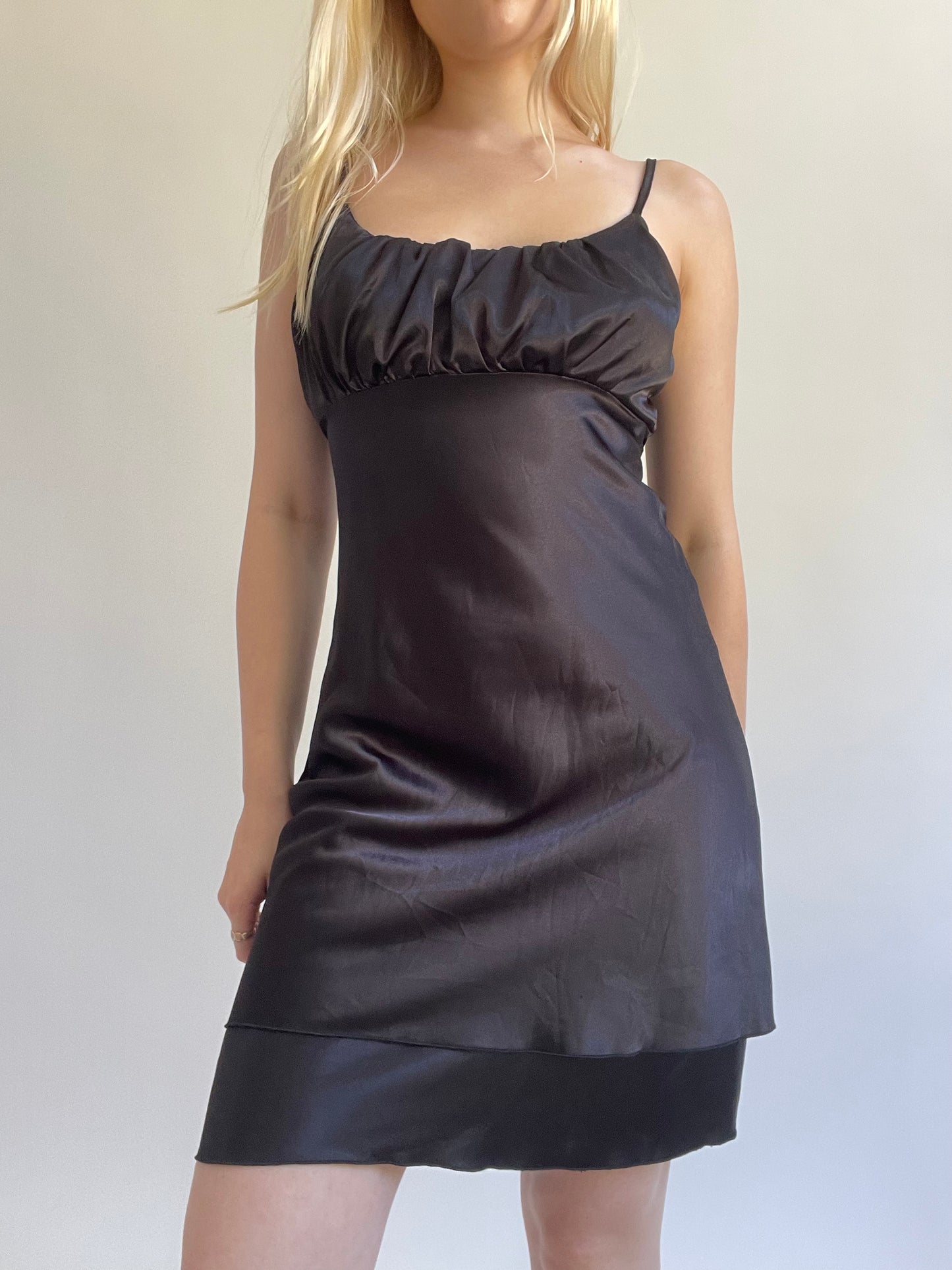 Y2K| medium black satiny layered mini dress