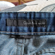 💻 BESTE PICKS | kleine dunkle Jeans calvin klein mit geradem Bein von Jeans