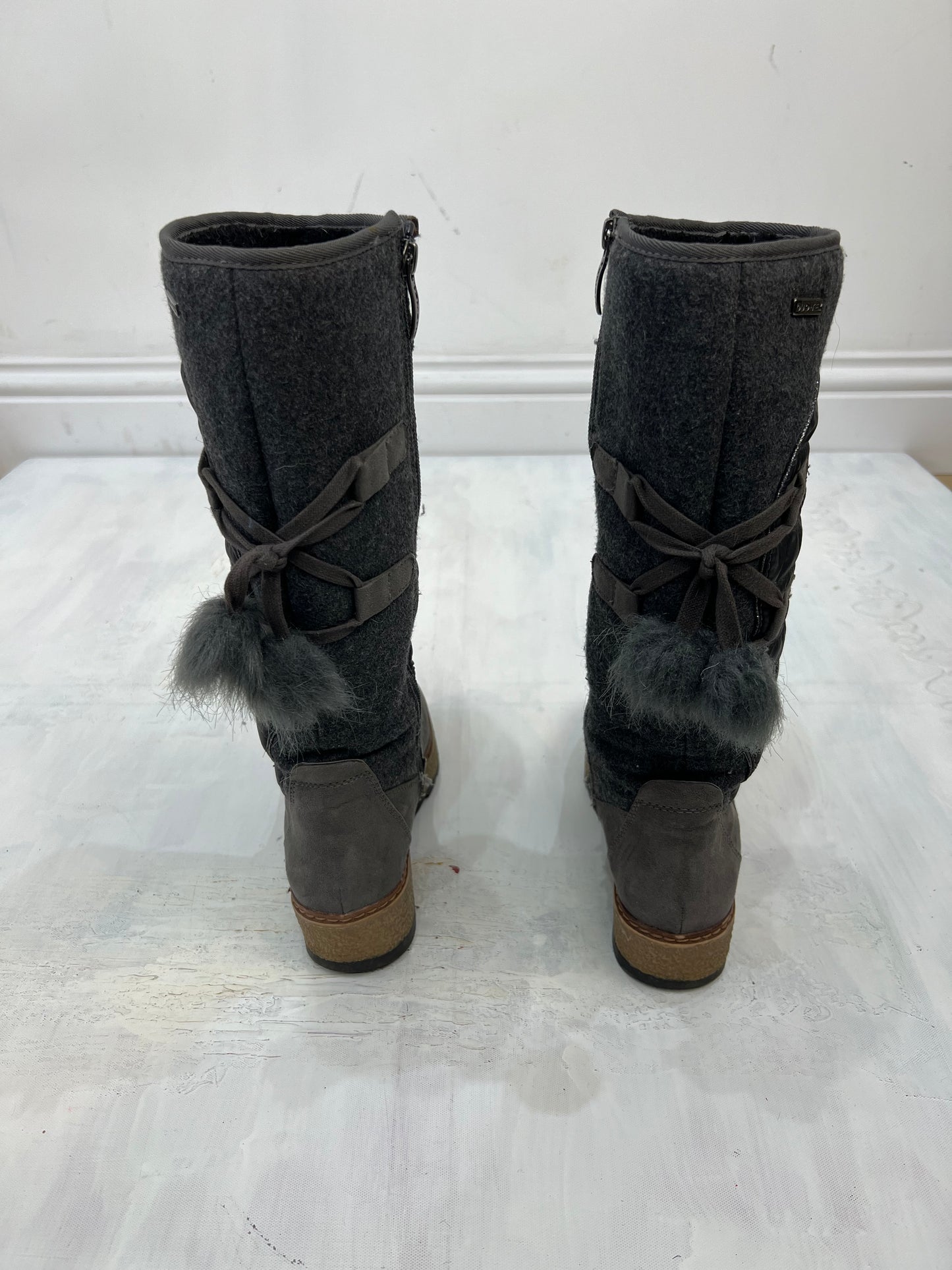 ⭐️ BEST PICKS | uk 4 grey lace up snow boots with pom poms