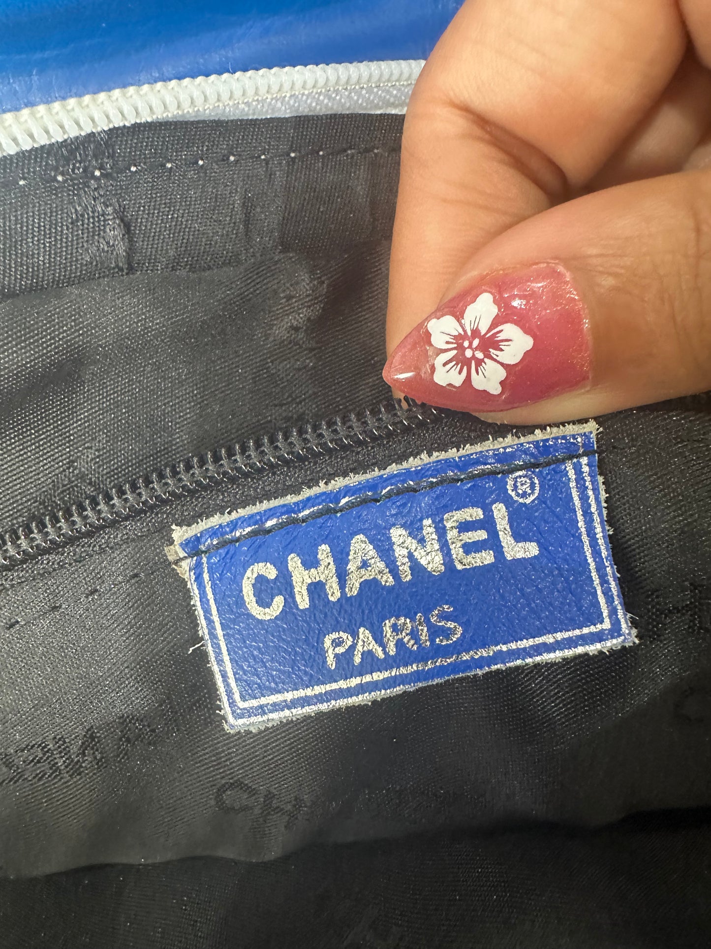 devil wears prada | blue and white chanel shoulder bag