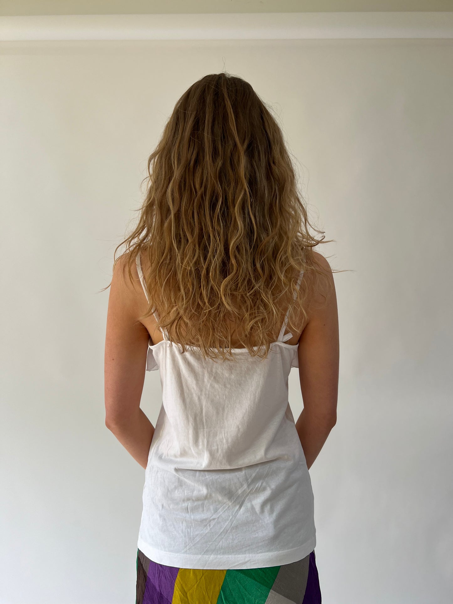 SATC drop | medium white top with ruffle neck line