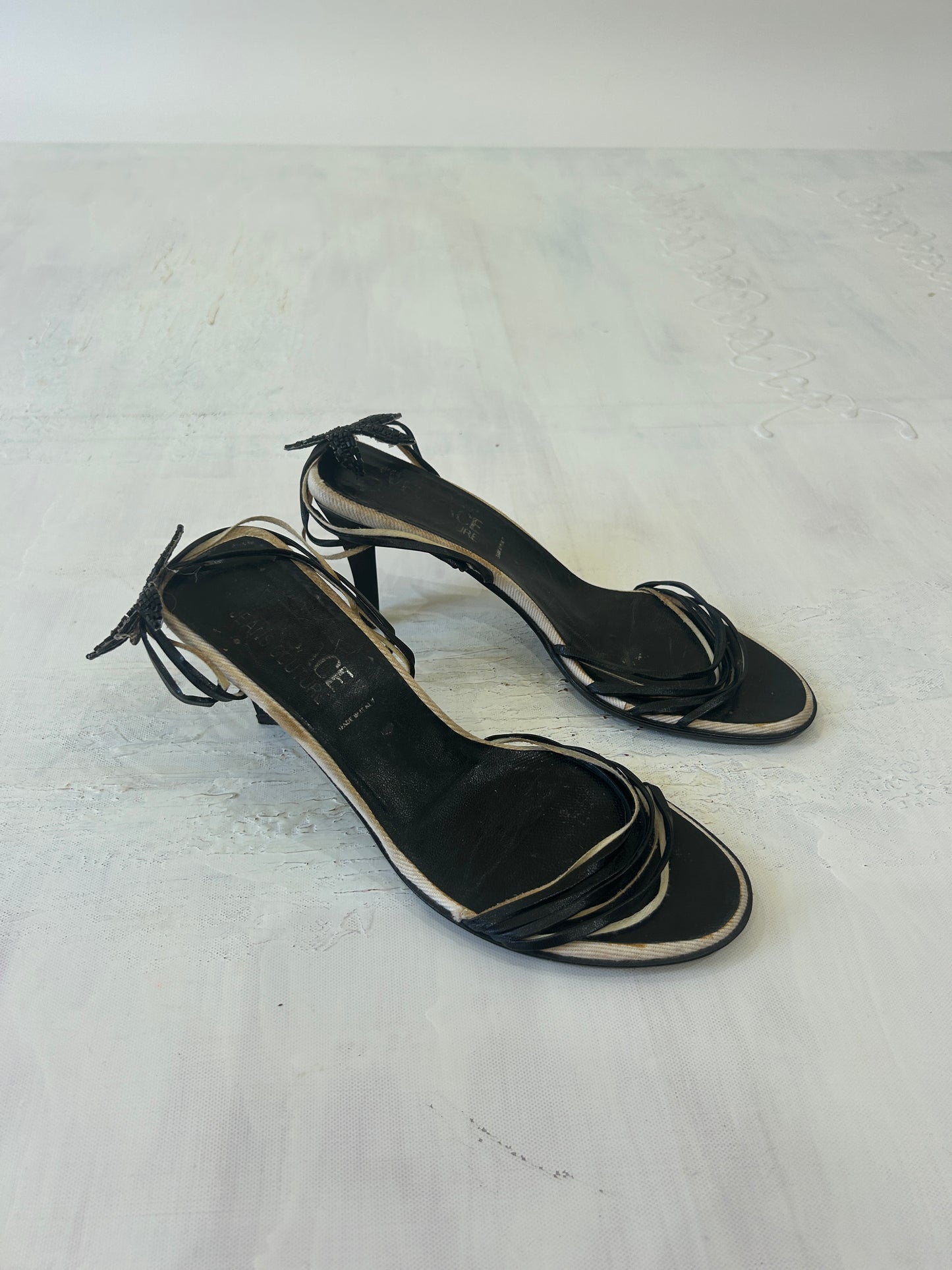 SATC drop | UK 3.5 black and white versace heels