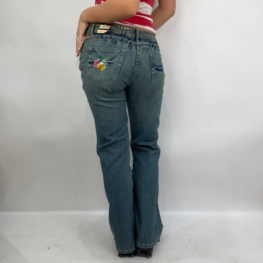 STUDIO FAVES | small blue studded jeans with floral embroidery