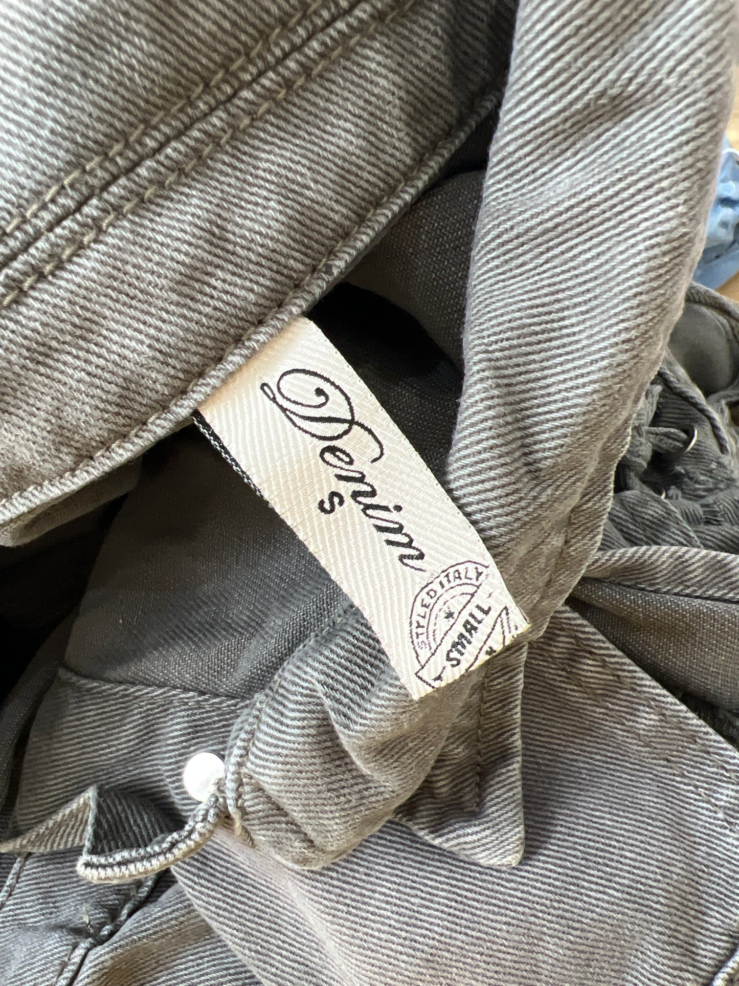 💻DENIM ON DENIM | small grey denim lace up jacket