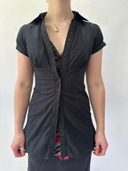 devil wears prada | taille: S/M · couleur: noir · article: chemise · détails: boutonné + manches courtes