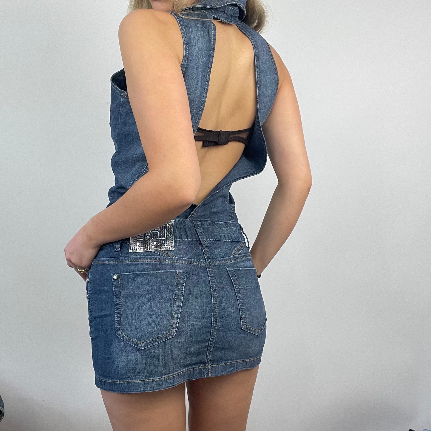 💻 PARIS HILTON DROP | medium denim button up sleeveless dress