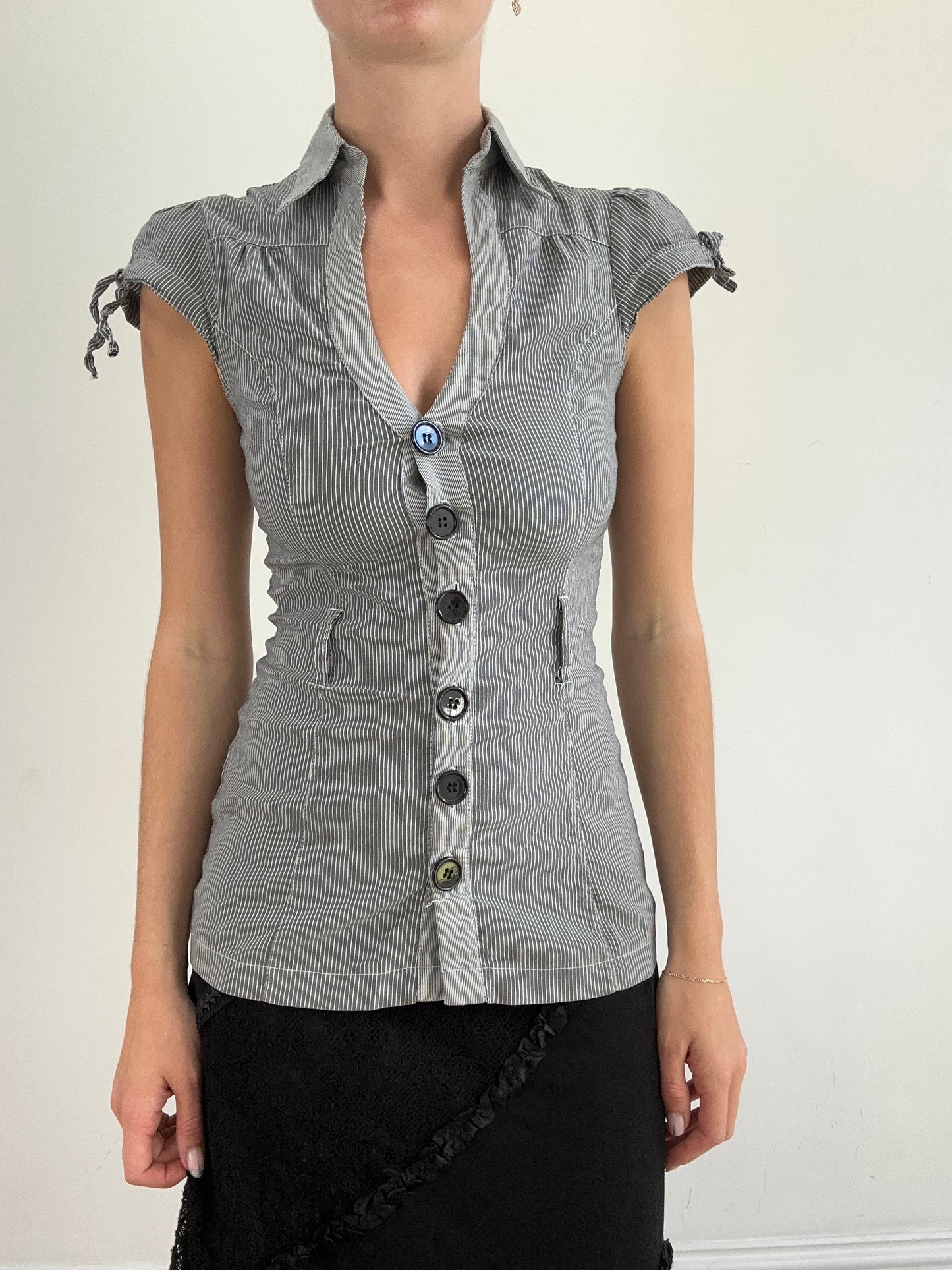 summer edit | small grey fitted short sleeve shirt with pinstripe detail