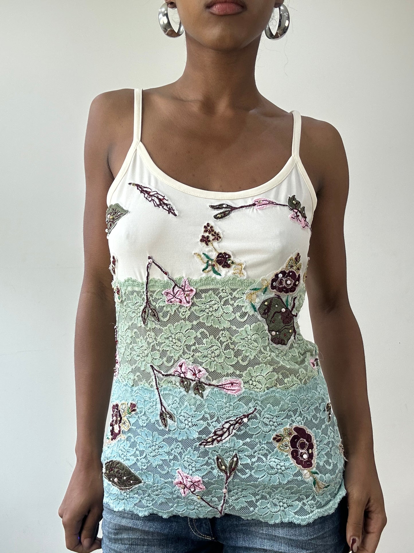 vintage edit thirty-one | medium white and green guess lace cami top