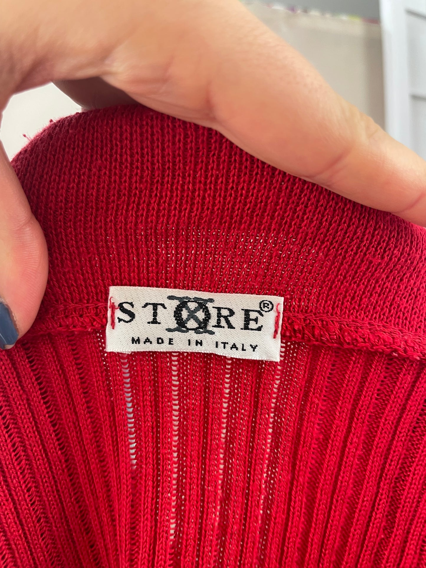 💻 ADDISON RAE DROP | small red ribbed collared top