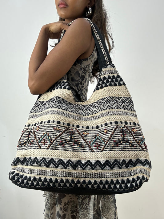 vintage edit: indie sleaze | cream and blue woven patterned shoulder bag