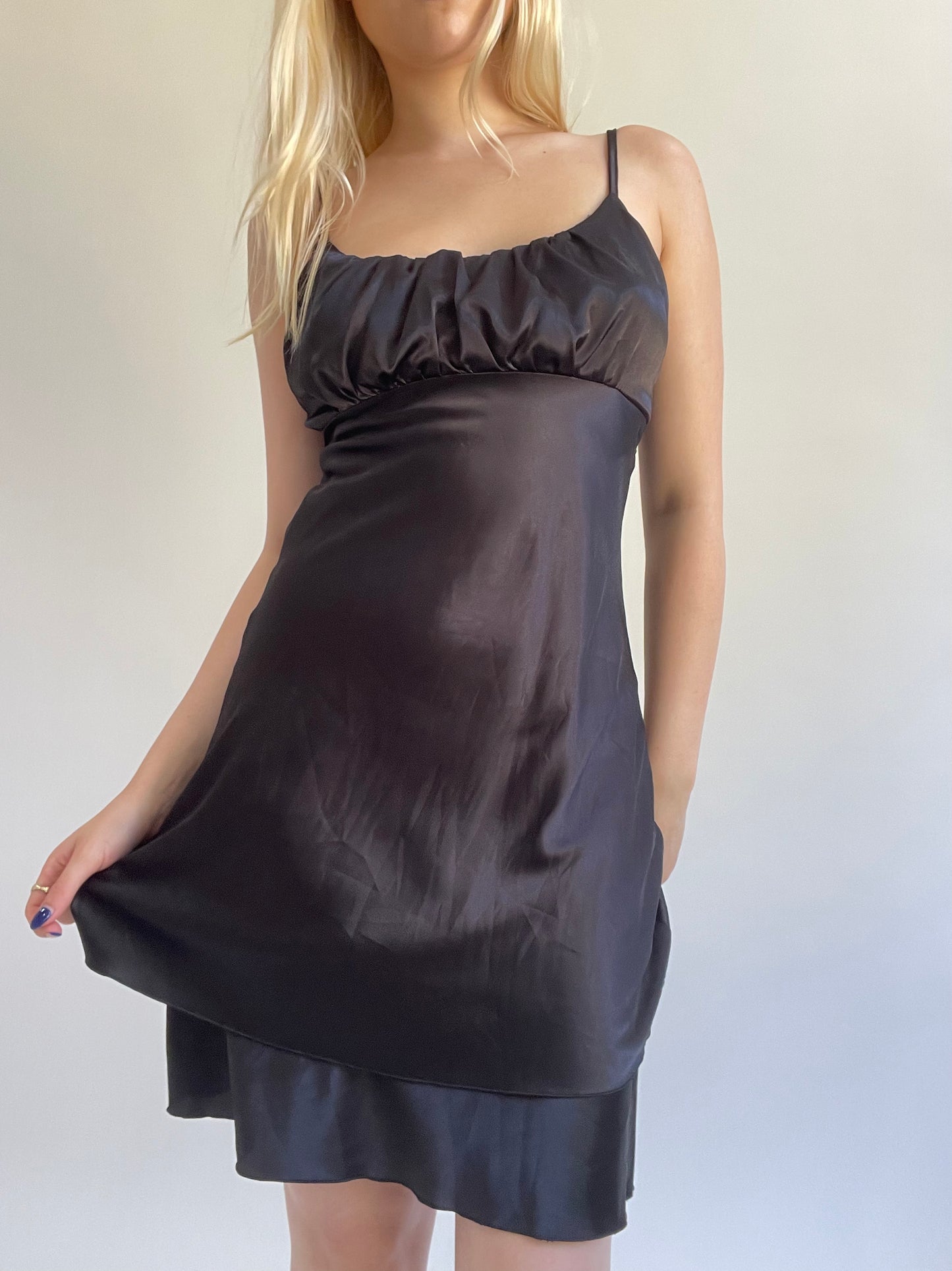 Y2K| medium black satiny layered mini dress