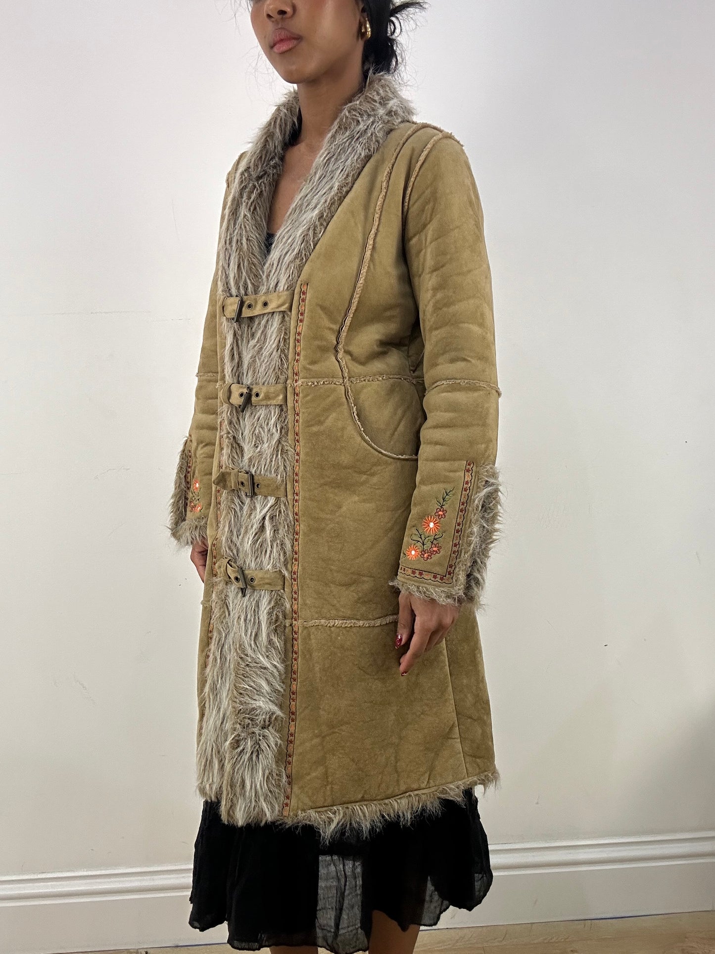 💚 HIPPY CHIC DROP | large tan afghan coat with embroidered arms
