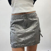 💚 FUTURECORE DROP | taille: S · couleur: gris · article: jupe · détails: ancienne étiquette + métallisé + style cargo + longueur mini + h&m