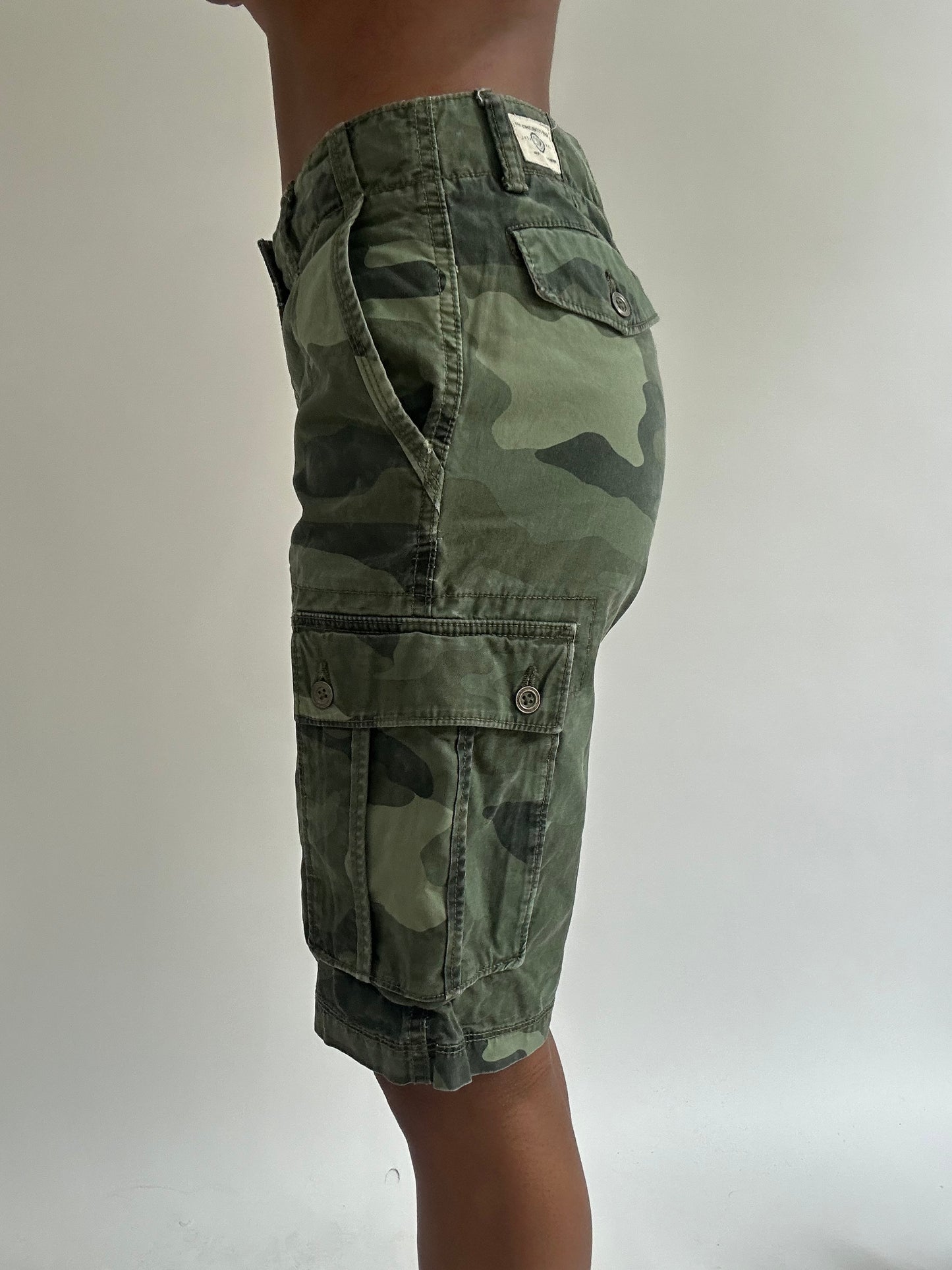 BEST PICKS | extra small green old gap camo cropped cargos