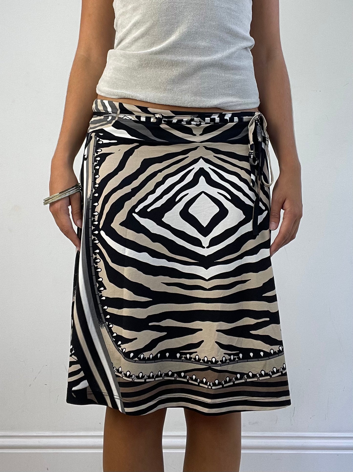 VINTAGE PICKS | small brown skirt with zebra print