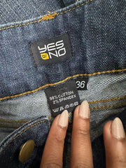 Vintage edit dieciocho | jeans capri azules extra pequeños con parche de estrella