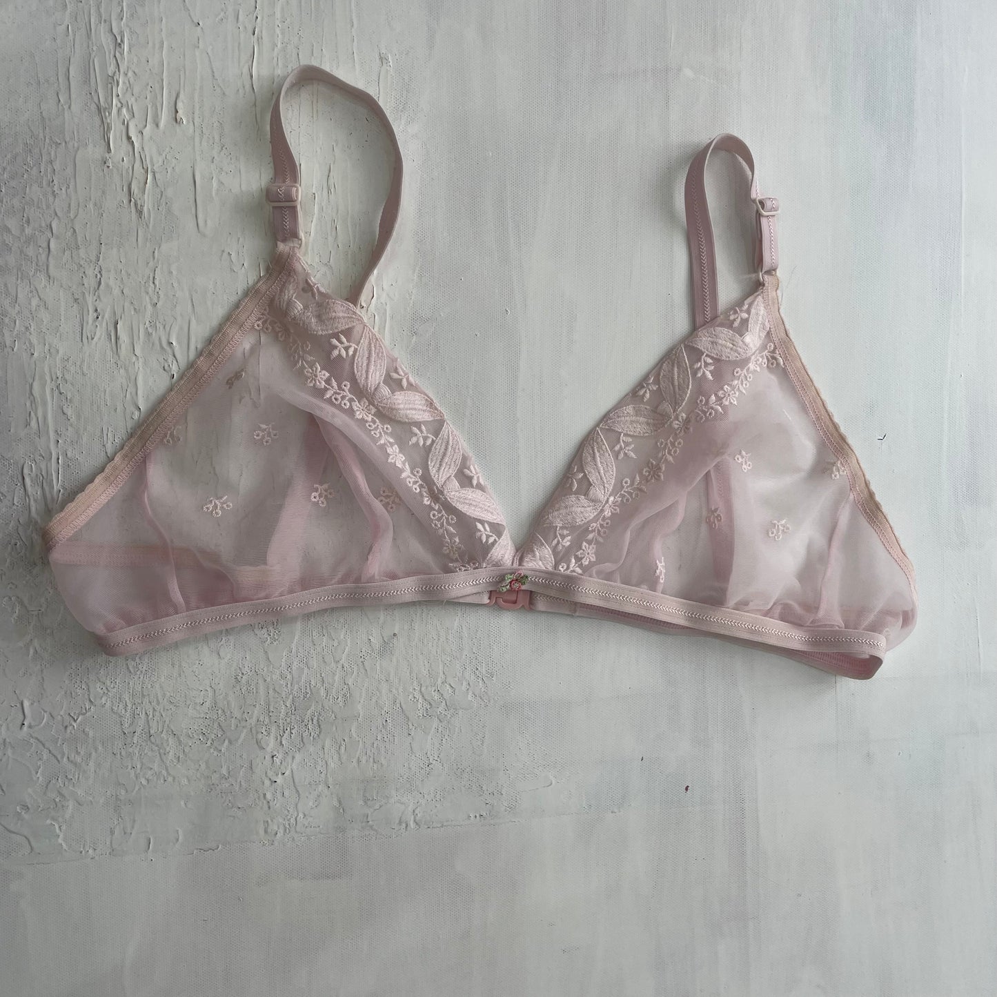 💚💻 GRUNGE COQUETTE DROP | medium pink mesh embroidered bra