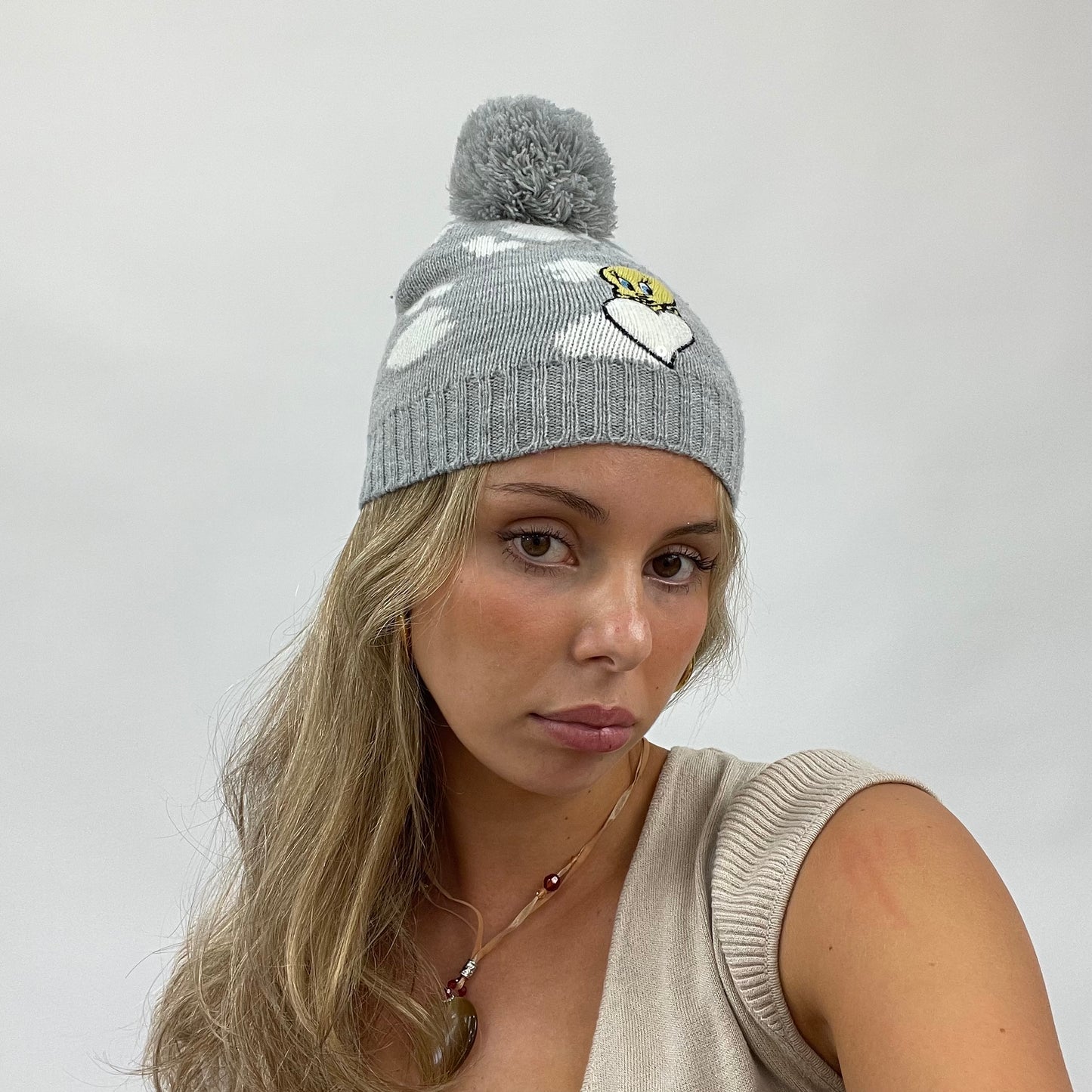 💻 POSH AND BECKS DROP | grey knit heart print hat and reversible scarf set