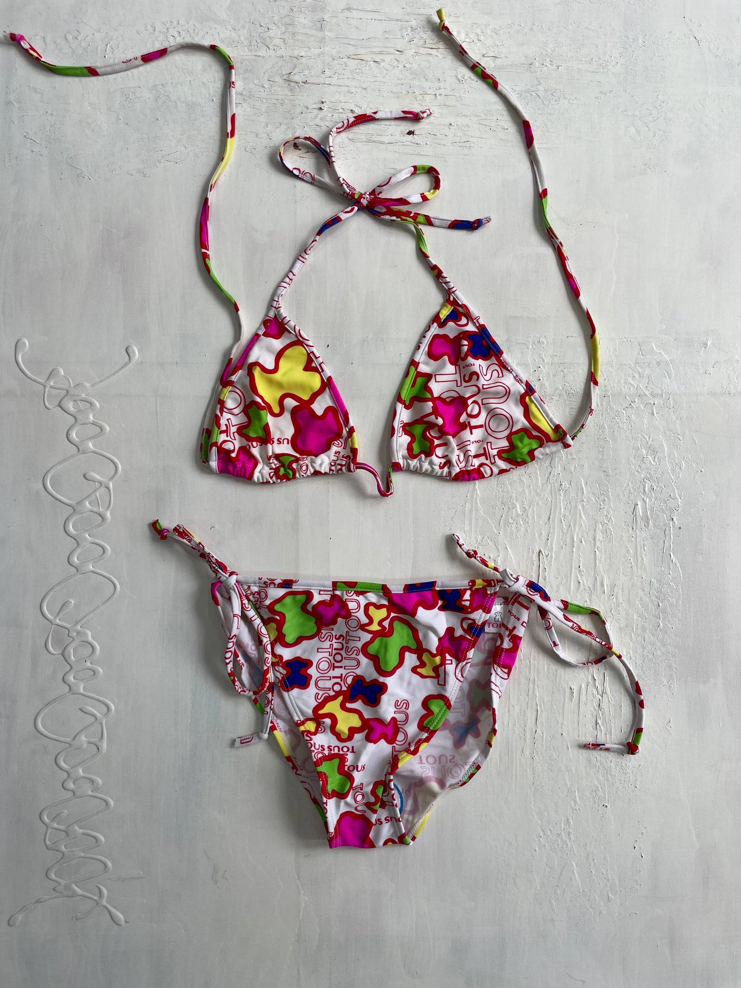 VINTAGE PICKS | small pink and white graphic print bikini set