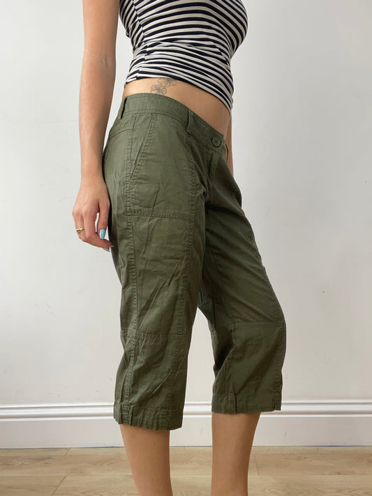 vintage edit thirty | medium green capri style trousers
