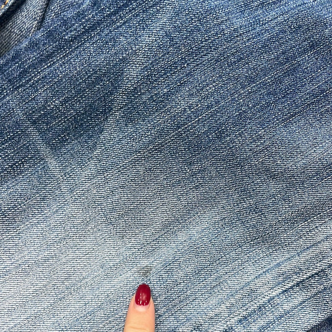 JEANS AND A NICE TOP DROP | small denim levi’s 501 jeans