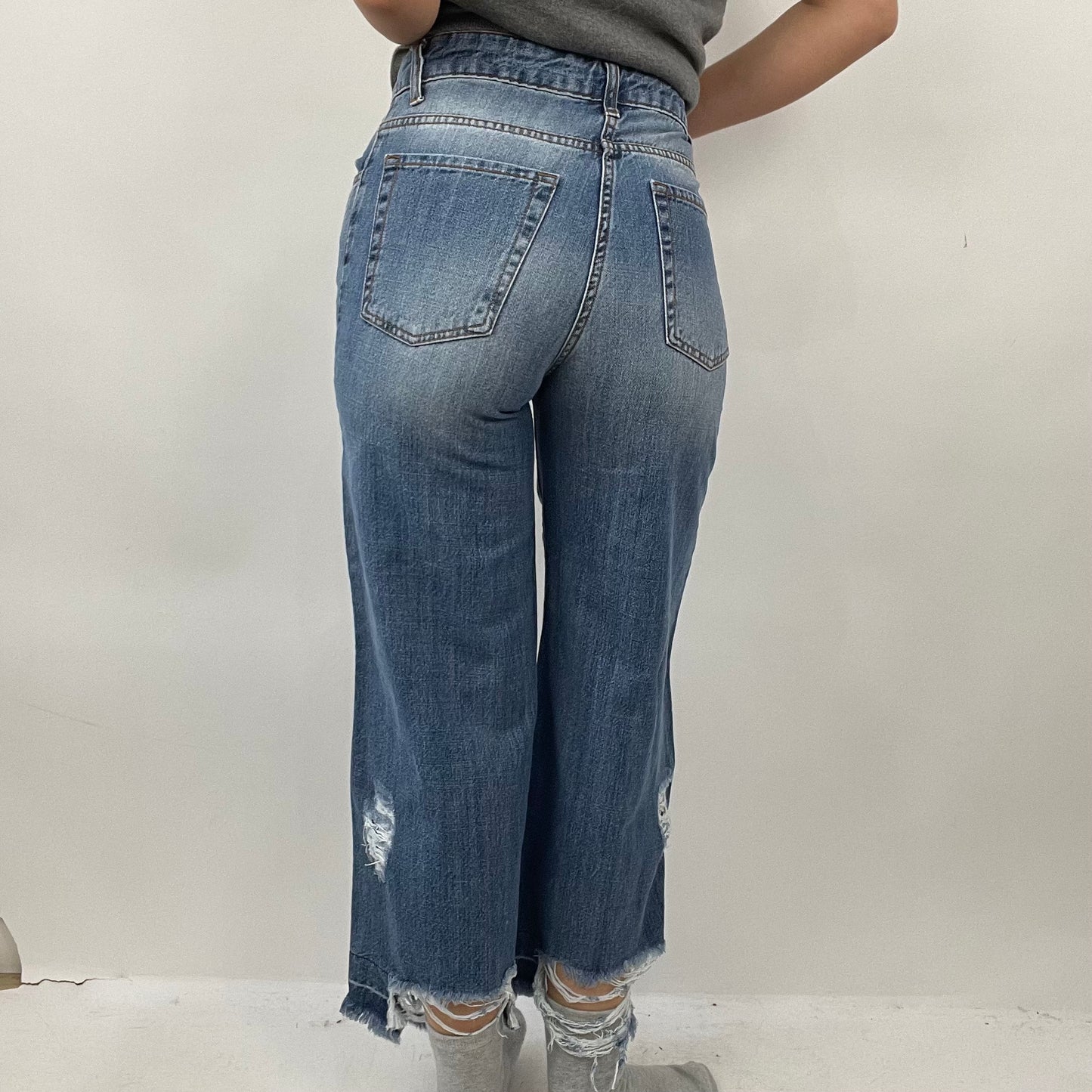💚 QUIET LUXURY DROP | small blue distressed wide leg jeans