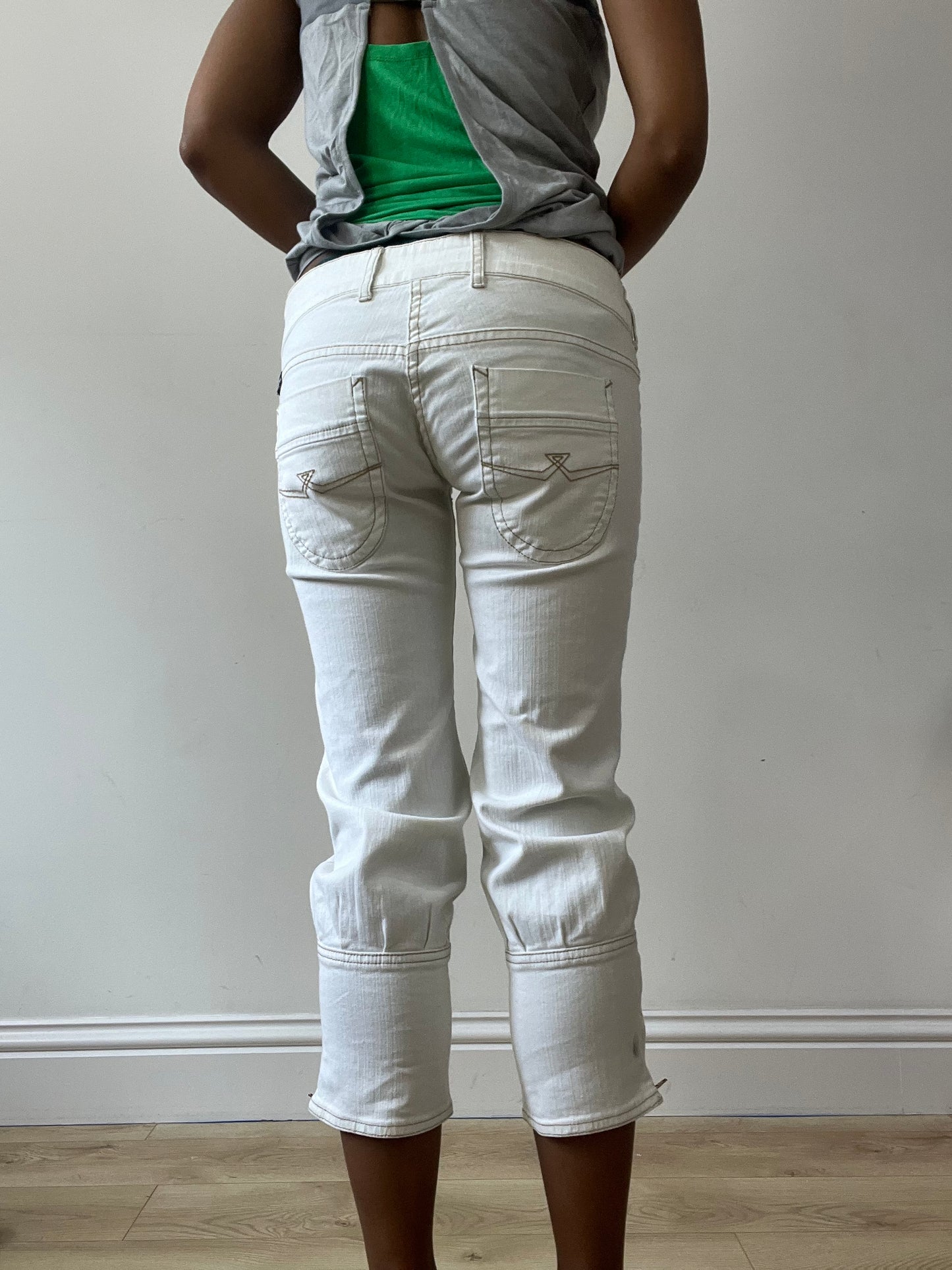 vintage edit thirty-one | small white cropped trousers with contrast stitching