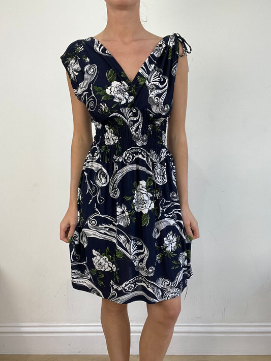 BEST PICKS | small navy and white paisley print dress