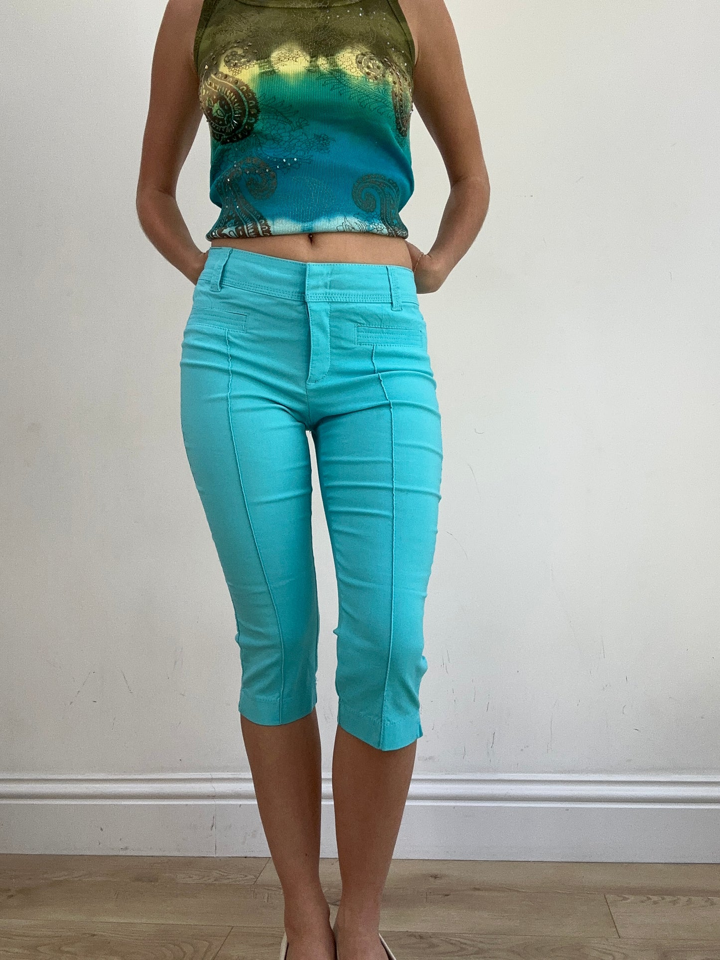 summer edit | small blue capri style trousers