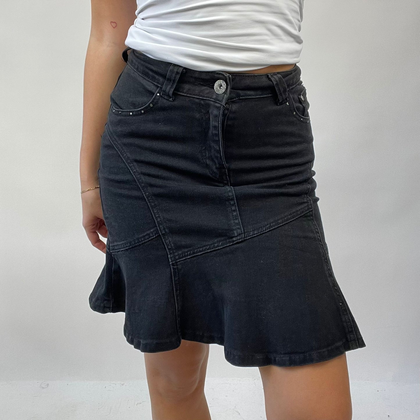 90s MINIMALISM DROP | small black denim midi skirt