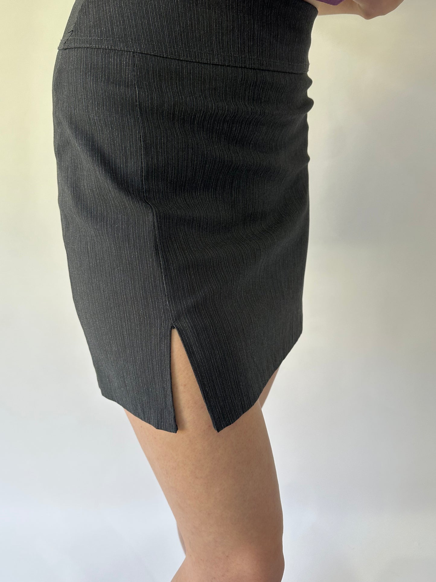 devil wears prada | extra small grey pinstripe mini skirt
