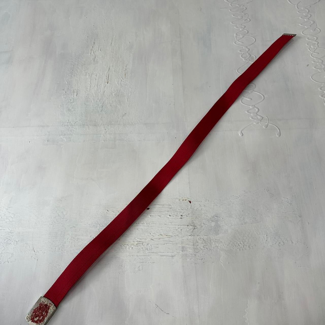 💻 GENERAL | one size red nylon belt with silver beaded buckle