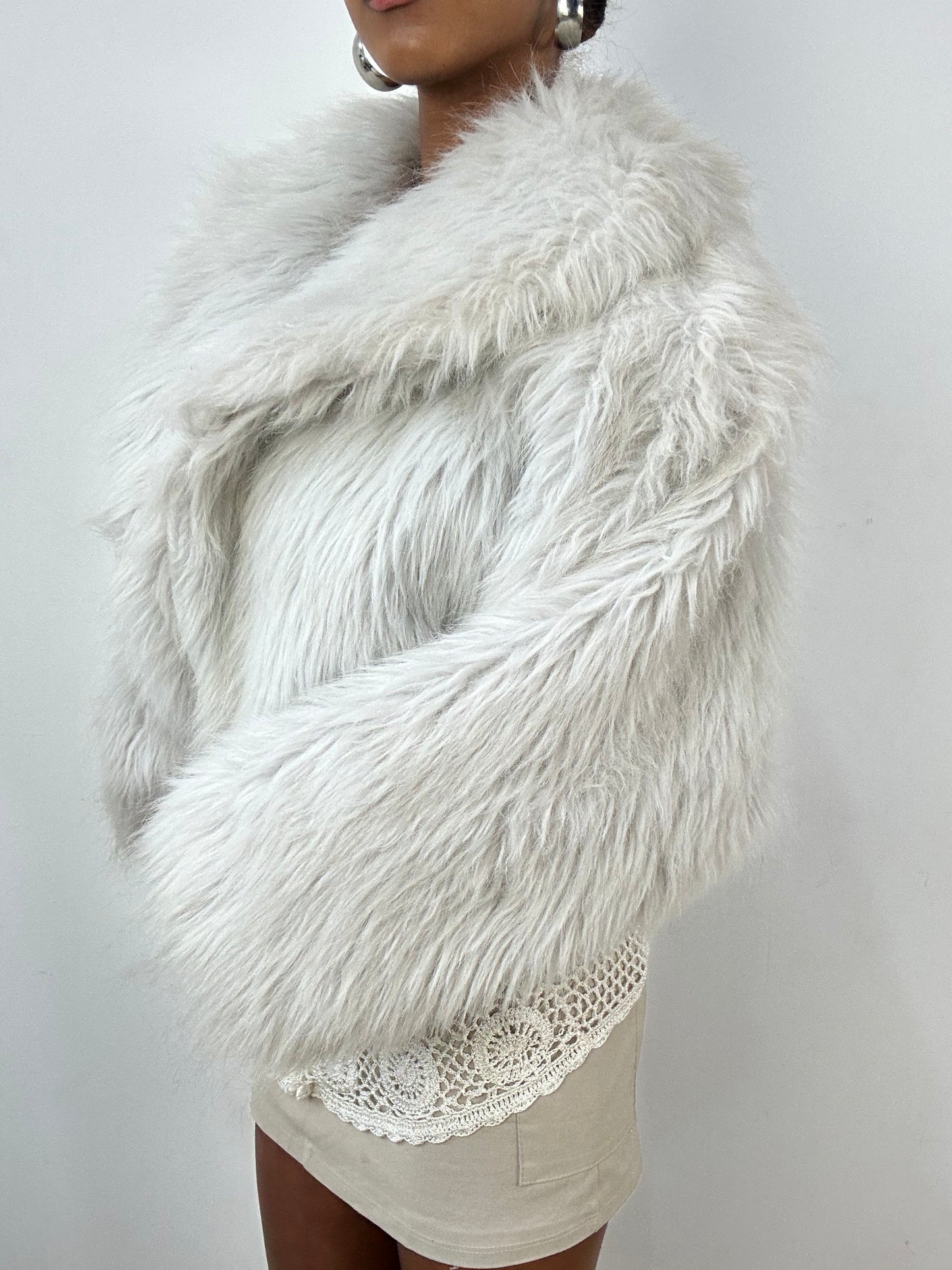 vintage edit: indie sleaze | small white faux fur cropped jacket