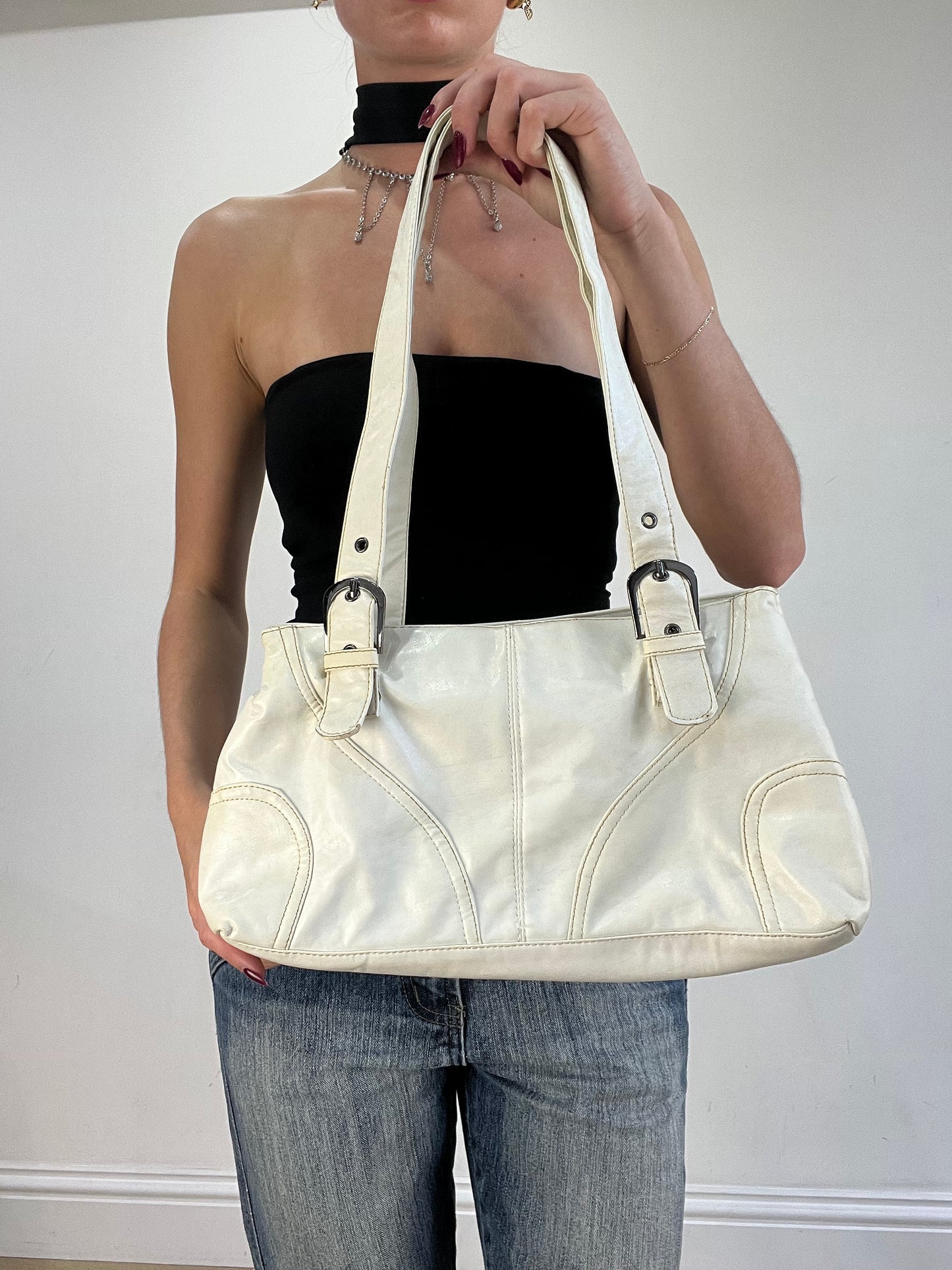 vintage edit sixteen | white faux leather shoulder bag
