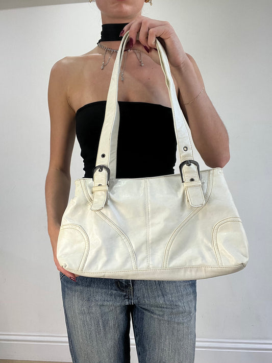 vintage edit sixteen | white faux leather shoulder bag