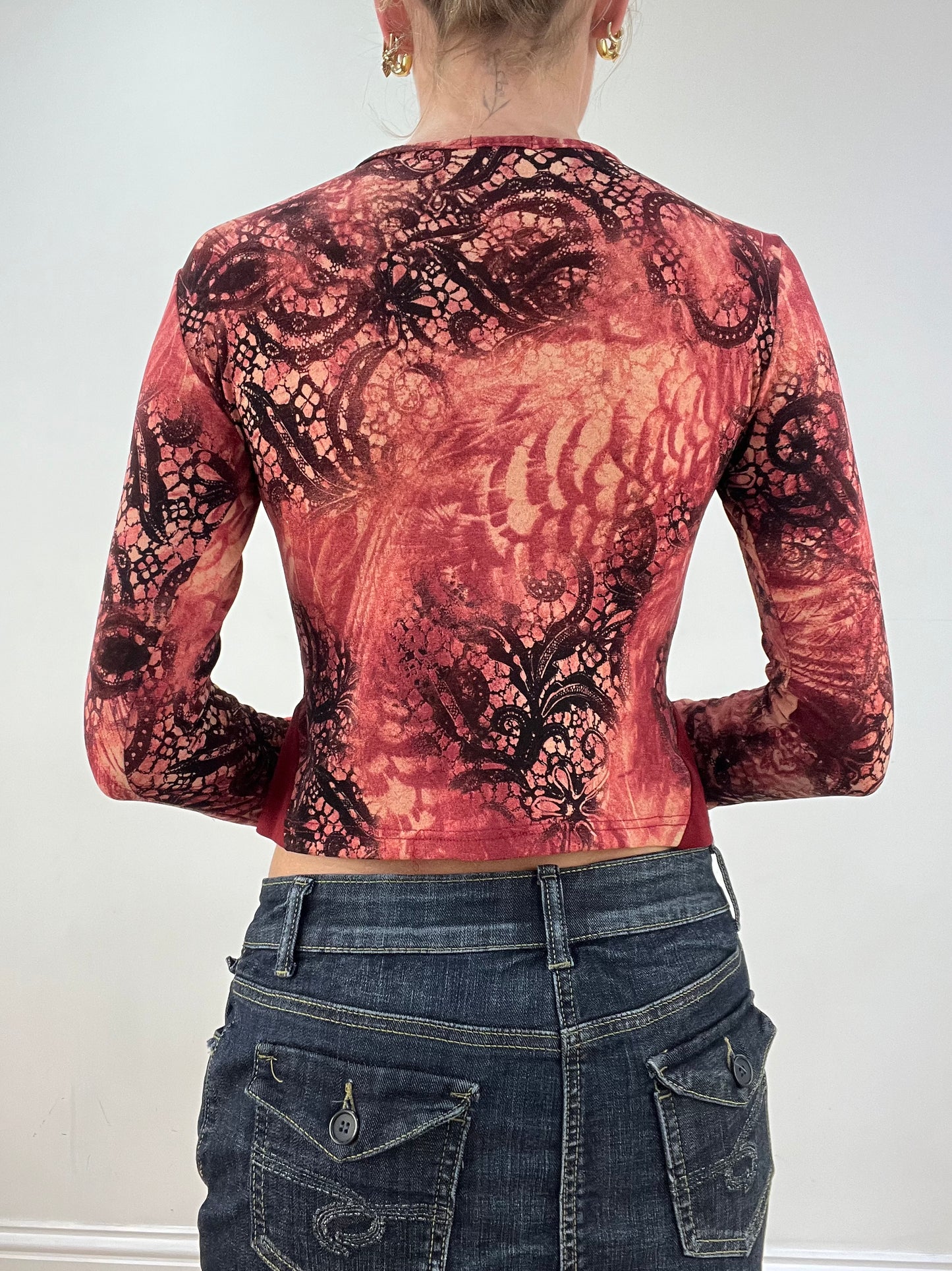 BEST PICKS | small red and black long sleeve top
