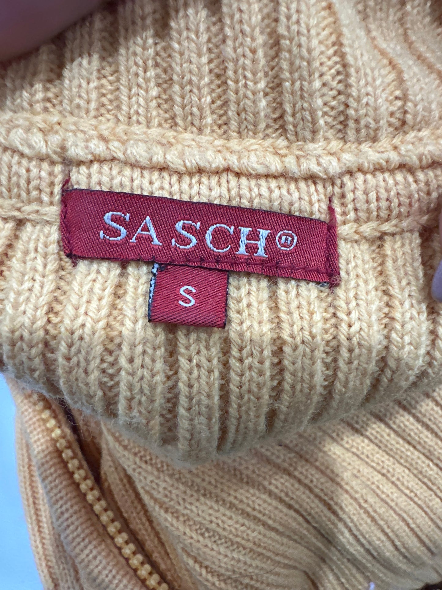 BEST PICKS | small yellow knit dual zip jumper