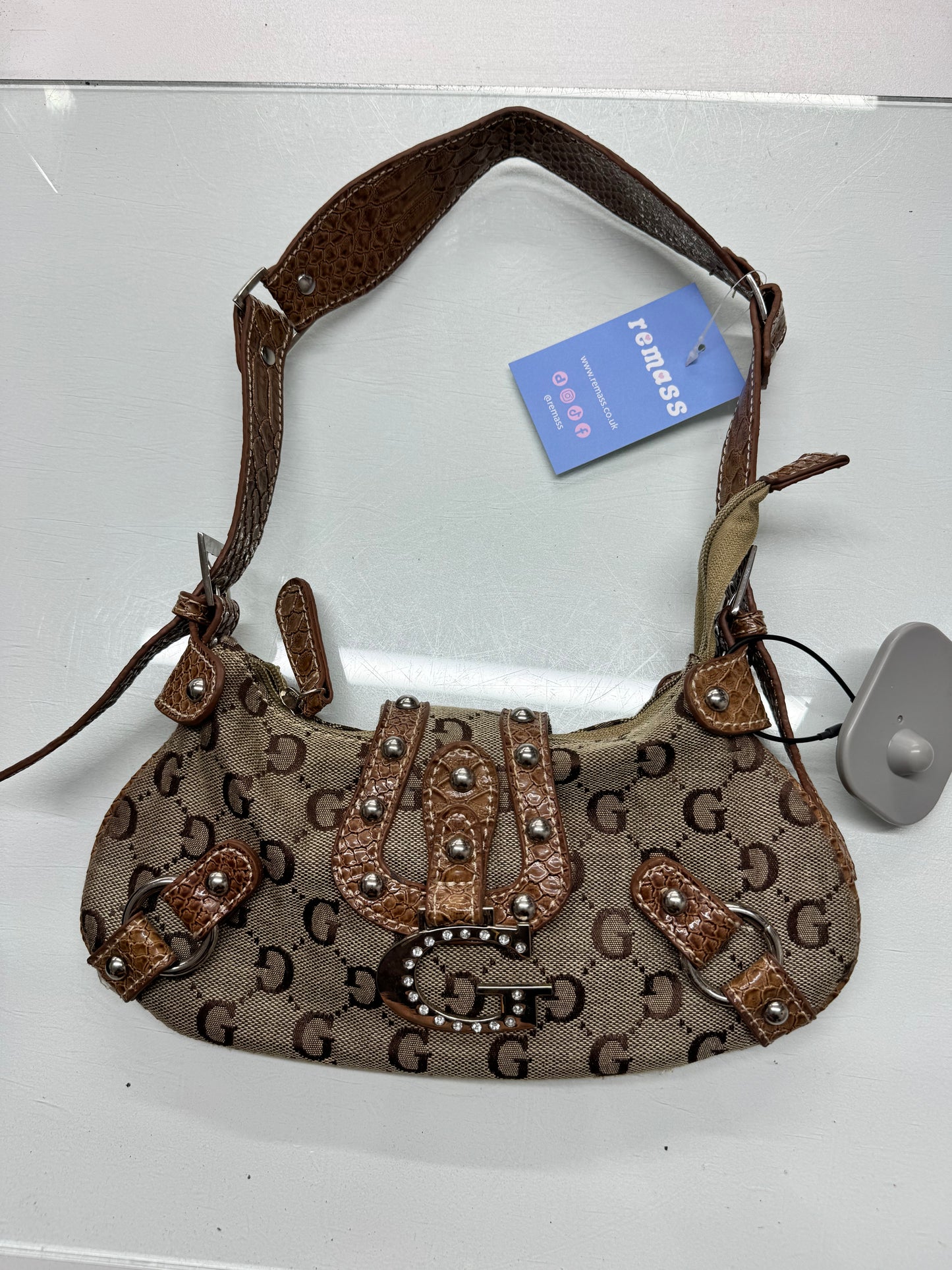 private listing store guess bag